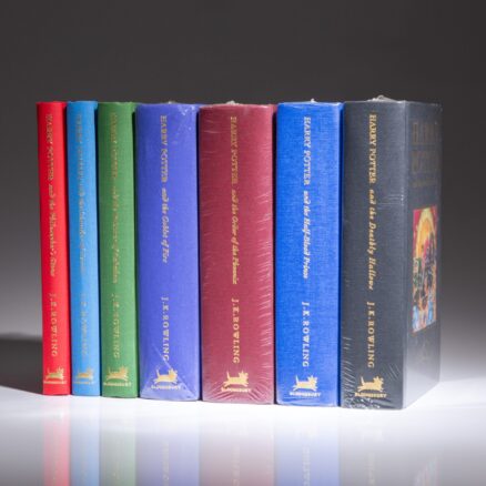 Complete set of the Deluxe English edition of the Harry Potter series by J.K. Rowling.