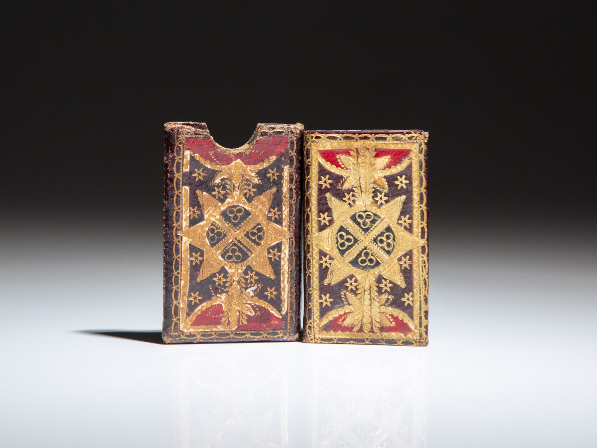 The Victoria Miniature Almanack, featuring a detailed calendar, regal table, and list of bank transfer dates, likely from the year 1841.