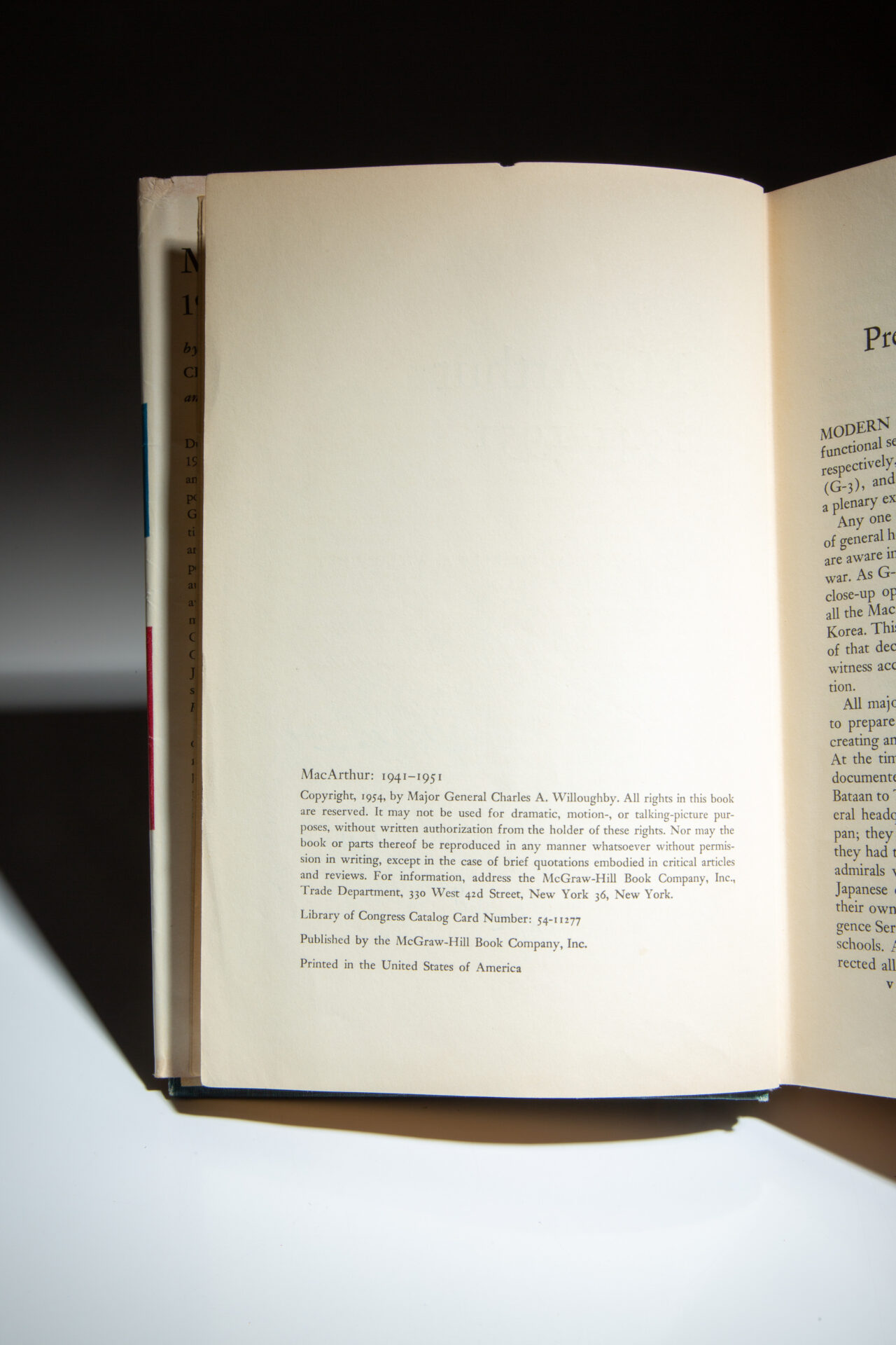 MacArthur: 1941 - 1951 - Image 7